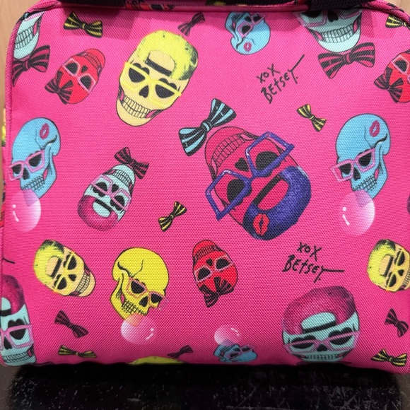 Betsey Johnson Skulls Bows Bones Insulated Lunch Tote Pirate Cooler Bag Pink - Picture 4 of 15